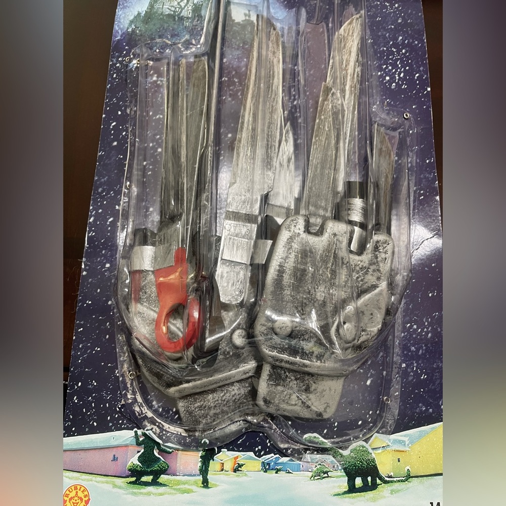 Edward scissor hands-Spirit Halloween